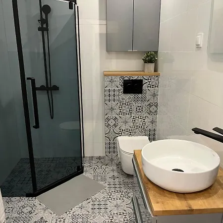 Modern Studio 1.6km From Main Train Station Apartamento